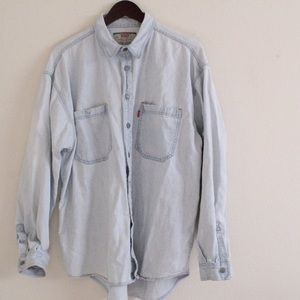 90s Levi’s Vintage light wash Jean button down